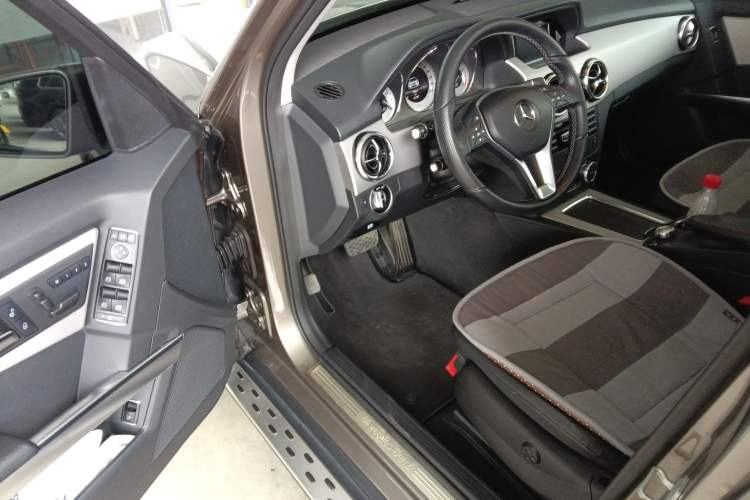 Used Mercedes-Benz GLK-Class 2013 GLK 300 4MATIC Dynamic Sunroof Model Driver Seat