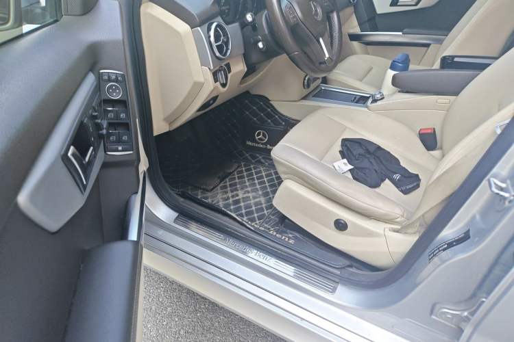 Used Mercedes-Benz GLK-Class 2013 GLK 300 4MATIC Dynamic Edition Driver Seat