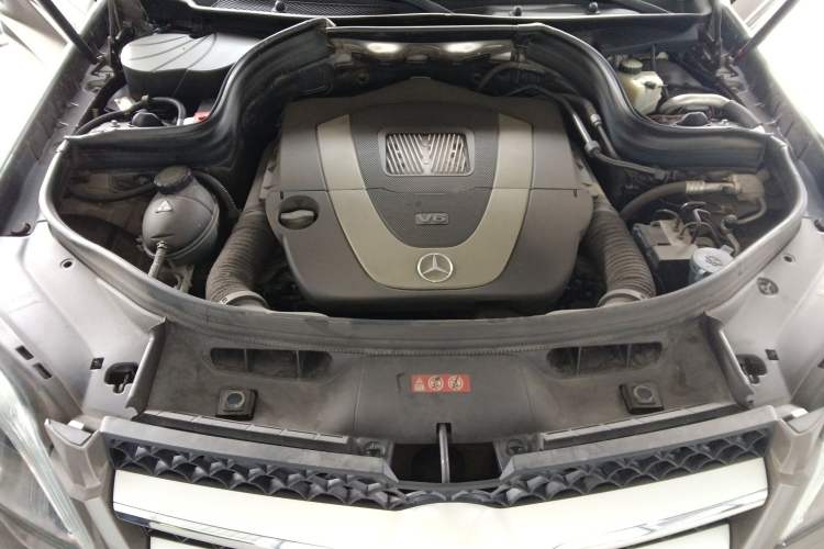 Used Mercedes-Benz GLK-Class 2013 GLK 300 4MATIC Dynamic Sunroof Model Engine Bay