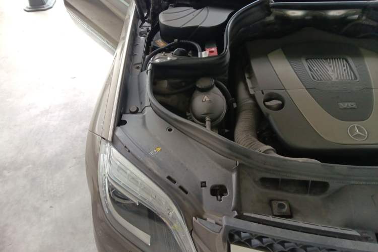 Used Mercedes-Benz GLK-Class 2013 GLK 300 4MATIC Dynamic Sunroof Model Engine Bay Right
