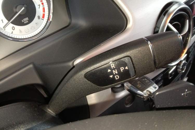 Used Mercedes-Benz GLK-Class 2013 GLK 300 4MATIC Dynamic Sunroof Model Gear Lever