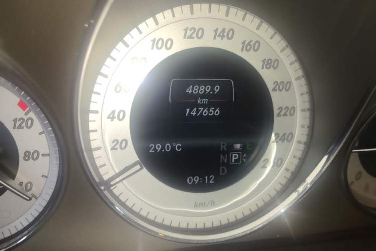 Used Mercedes-Benz GLK-Class 2013 GLK 300 4MATIC Dynamic Edition Odometer Close Up
