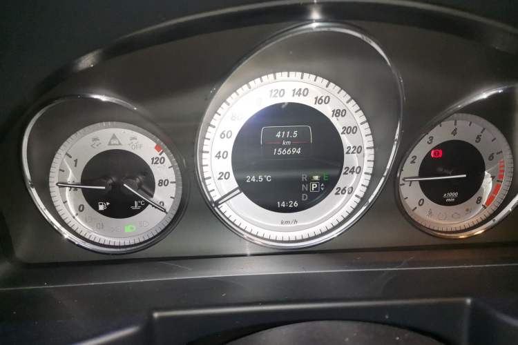Used Mercedes-Benz GLK-Class 2013 GLK 300 4MATIC Dynamic Edition Odometer Close Up