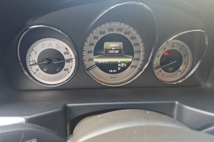 Used Mercedes-Benz GLK-Class 2013 GLK 300 4MATIC Dynamic Edition Odometer Close Up