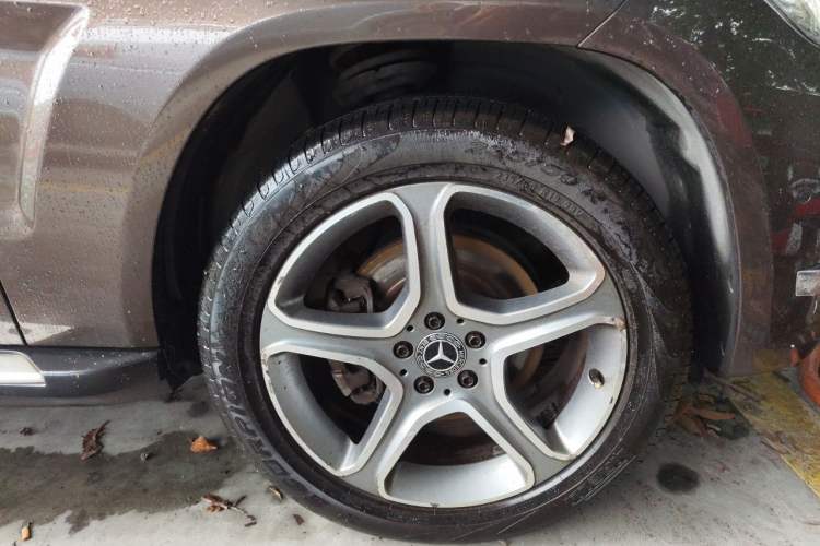 Used Mercedes-Benz GLK-Class 2013 Facelift GLK 300 4MATIC Luxury Edition Right Front Wheel Hub