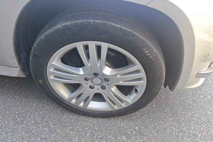 Used Mercedes-Benz GLK-Class 2013 GLK 300 4MATIC Dynamic Edition Right Front Wheel Hub