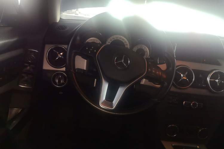 Used Mercedes-Benz GLK-Class 2013 GLK 300 4MATIC Dynamic Edition Steering Wheel