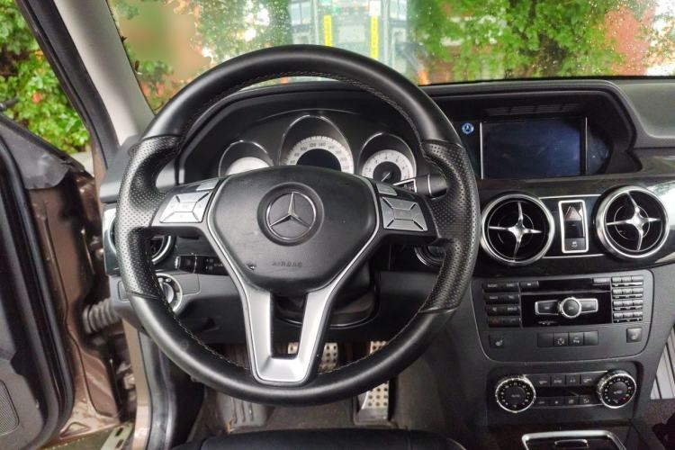 Used Mercedes-Benz GLK-Class 2013 Facelift GLK 300 4MATIC Luxury Edition Steering Wheel
