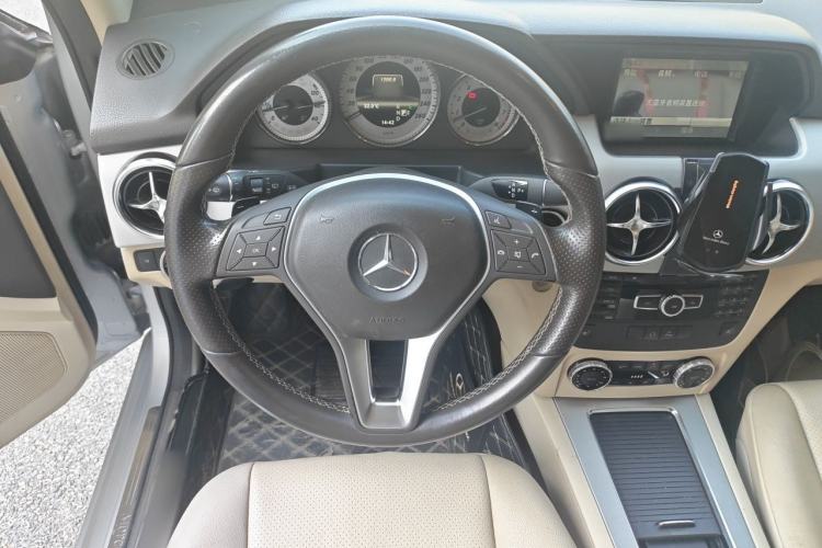Used Mercedes-Benz GLK-Class 2013 GLK 300 4MATIC Dynamic Edition Steering Wheel