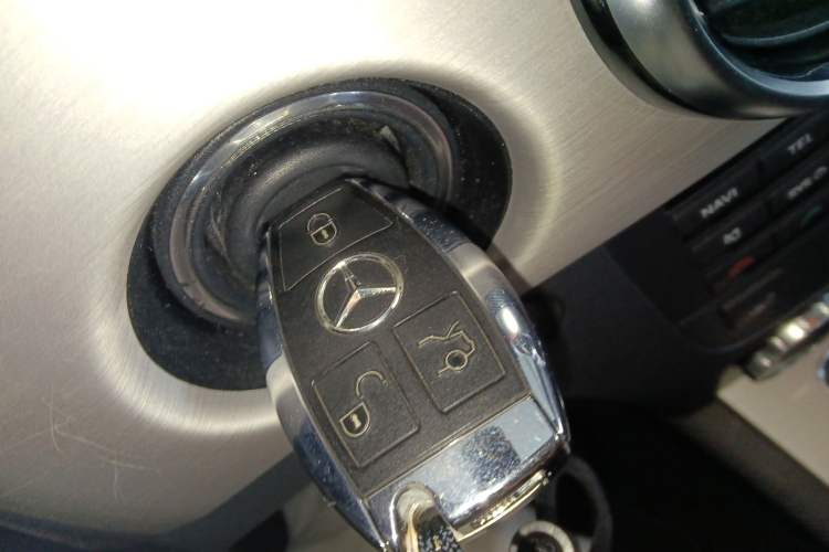 Used Mercedes-Benz GLK-Class 2013 GLK 300 4MATIC Dynamic Sunroof Model Vehicle Key