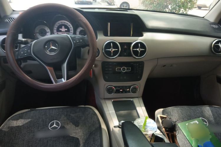 Used Mercedes-Benz GLK-Class 2013 Facelift GLK 300 4MATIC Fashion Edition Center Console