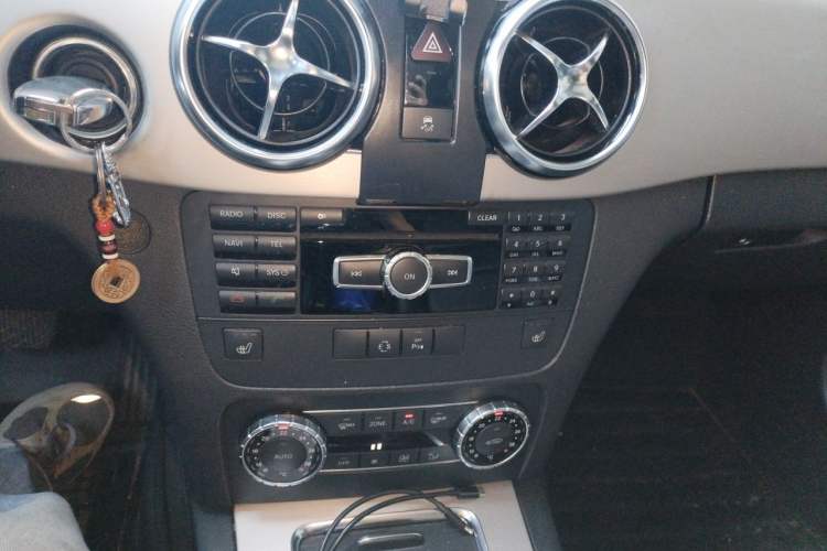 Used Mercedes-Benz GLK-Class 2013 GLK 300 4MATIC Fashion Model Audio And AC Panel
