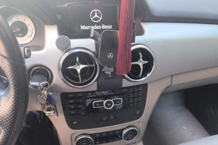 Used Mercedes-Benz GLK-Class 2013 GLK 300 4MATIC Fashion Model Audio And AC Panel