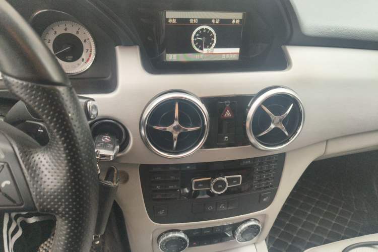 Used Mercedes-Benz GLK-Class 2013 GLK 300 4MATIC Fashion Model Audio And AC Panel