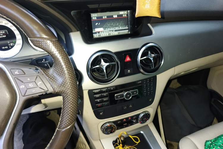 Used Mercedes-Benz GLK-Class 2013 GLK 300 4MATIC Dynamic Sunroof Model Audio And AC Panel