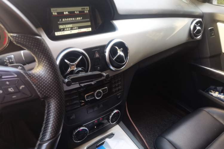 Used Mercedes-Benz GLK-Class 2013 GLK 300 4MATIC Dynamic Sunroof Model Audio And AC Panel