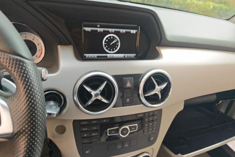 Used Mercedes-Benz GLK-Class 2013 GLK 300 4MATIC Dynamic Sunroof Model Audio And AC Panel