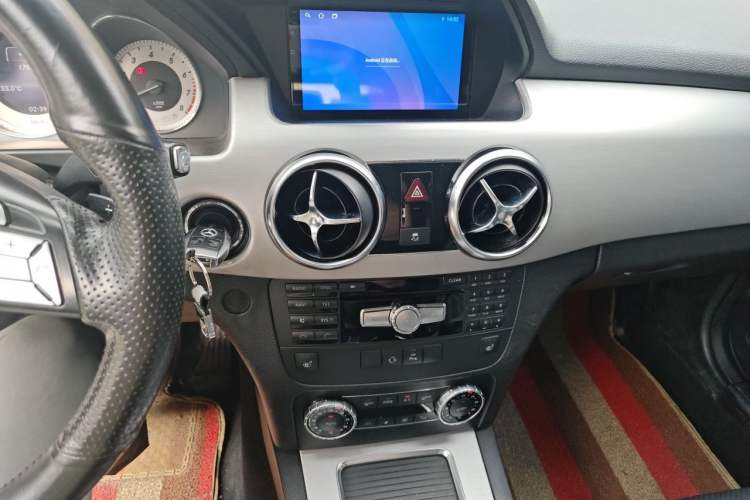 Used Mercedes-Benz GLK-Class 2013 GLK 300 4MATIC Fashion Model Audio And AC Panel