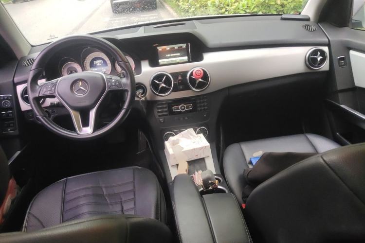 Used Mercedes-Benz GLK-Class 2013 Facelift GLK 300 4MATIC Fashion Edition Center Console