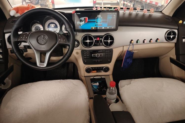 Used Mercedes-Benz GLK-Class 2013 Facelift GLK 300 4MATIC Fashion Edition Center Console