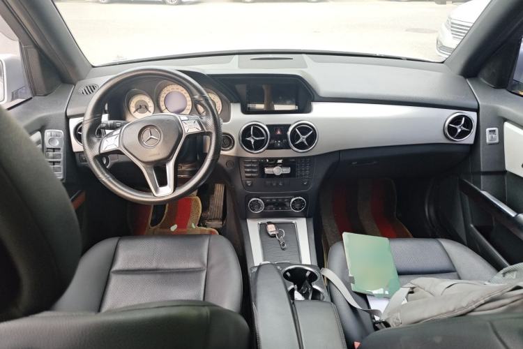 Used Mercedes-Benz GLK-Class 2013 GLK 300 4MATIC Fashion Model Center Console