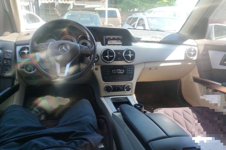 Used Mercedes-Benz GLK-Class 2013 GLK 300 4MATIC Dynamic Edition Center Console