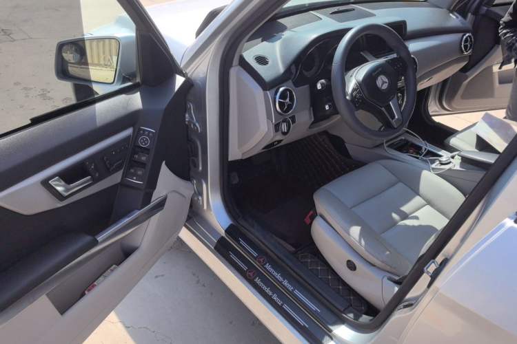Used Mercedes-Benz GLK-Class 2013 GLK 300 4MATIC Dynamic Edition Driver Seat