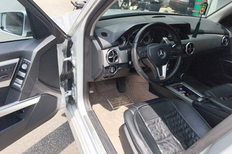 Used Mercedes-Benz GLK-Class 2013 GLK 300 4MATIC Dynamic Edition Driver Seat