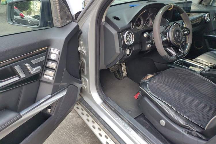 Used Mercedes-Benz GLK-Class 2013 GLK 300 4MATIC Luxury Model Driver Seat