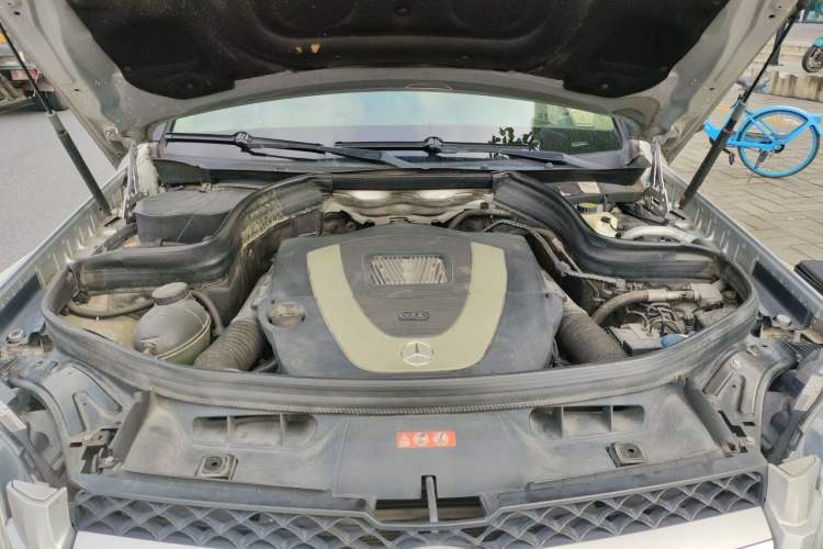 Used Mercedes-Benz GLK-Class 2013 GLK 300 4MATIC Fashion Model Engine Bay