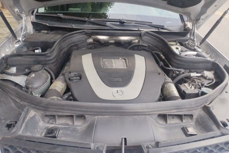 Used Mercedes-Benz GLK-Class 2013 GLK 300 4MATIC Fashion Model Engine Bay