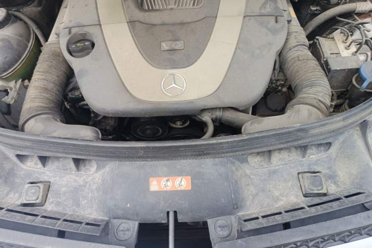 Used Mercedes-Benz GLK-Class 2013 GLK 300 4MATIC Fashion Model Engine Bay