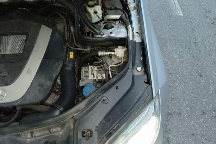 Used Mercedes-Benz GLK-Class 2013 Facelift GLK 300 4MATIC Fashion Edition Engine Bay Left