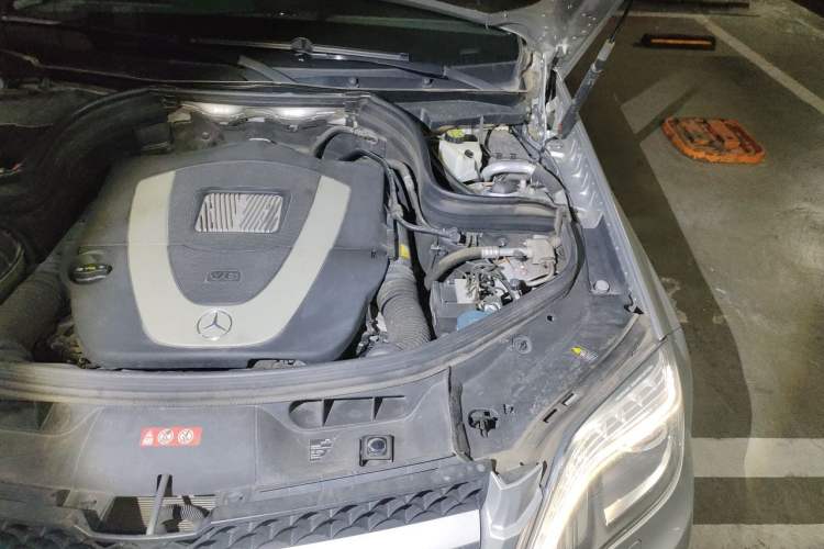 Used Mercedes-Benz GLK-Class 2013 GLK 300 4MATIC Luxury Model Engine Bay Left