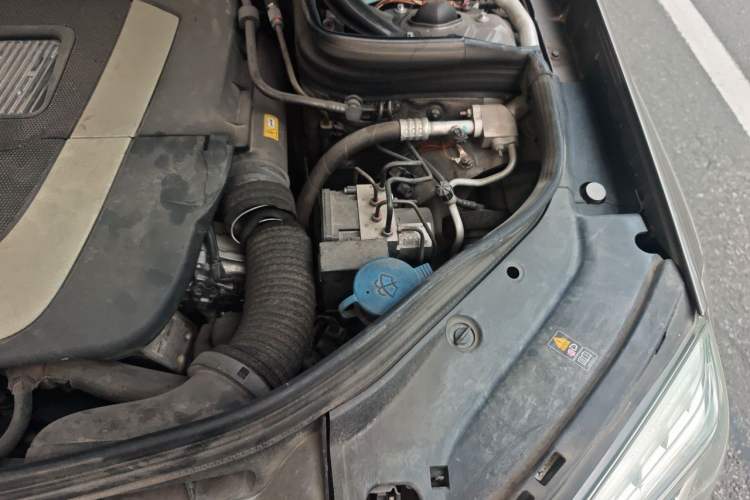 Used Mercedes-Benz GLK-Class 2013 GLK 300 4MATIC Fashion Model Engine Bay Left