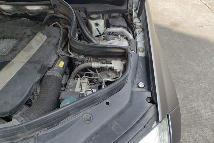 Used Mercedes-Benz GLK-Class 2013 GLK 300 4MATIC Luxury Model Engine Bay Left