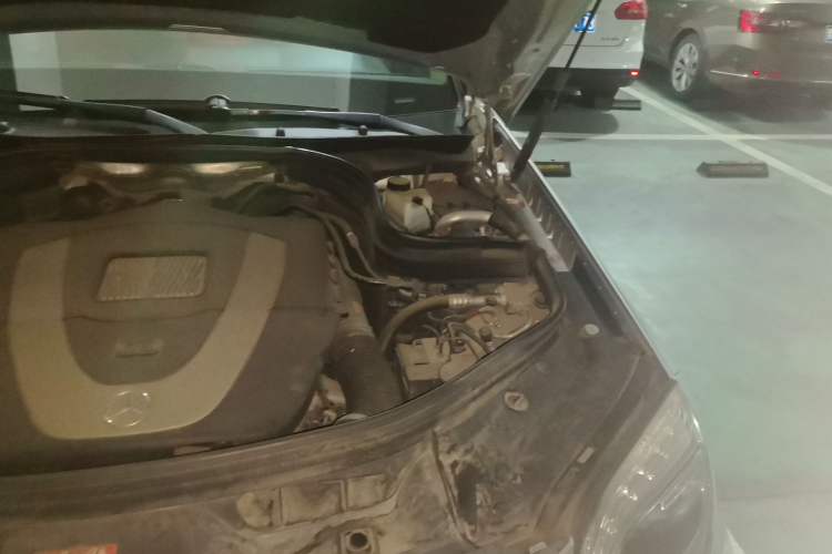 Used Mercedes-Benz GLK-Class 2013 GLK 300 4MATIC Fashion Model Engine Bay Left