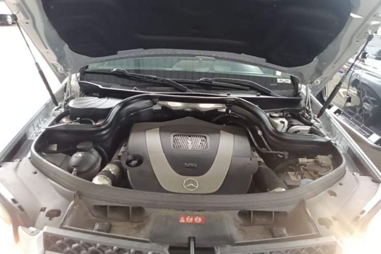 Used Mercedes-Benz GLK-Class 2013 GLK 300 4MATIC Dynamic Sunroof Model Engine Bay