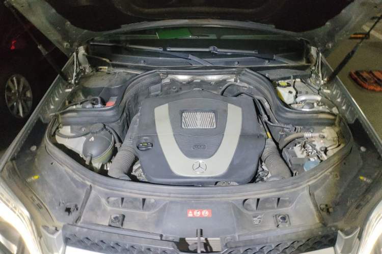 Used Mercedes-Benz GLK-Class 2013 GLK 300 4MATIC Luxury Model Engine Bay