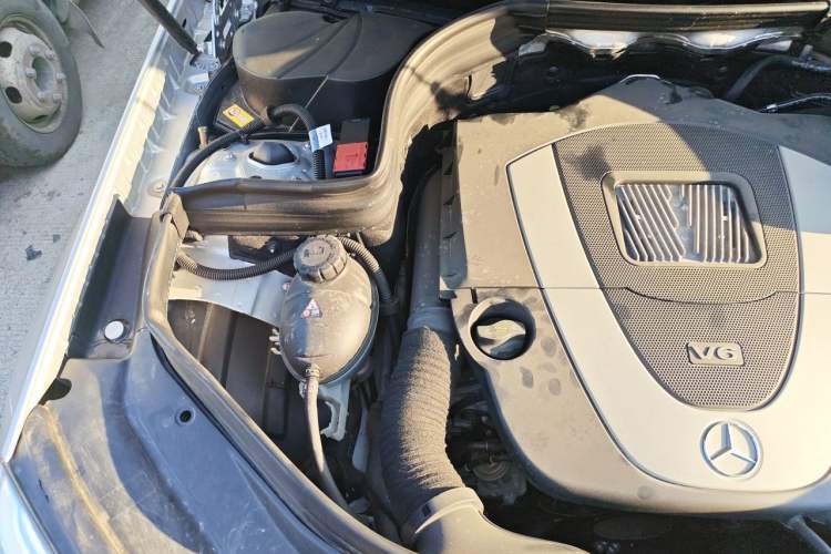 Used Mercedes-Benz GLK-Class 2013 GLK 300 4MATIC Dynamic Sunroof Model Engine Bay Right