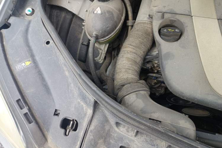 Used Mercedes-Benz GLK-Class 2013 GLK 300 4MATIC Fashion Model Engine Bay Right