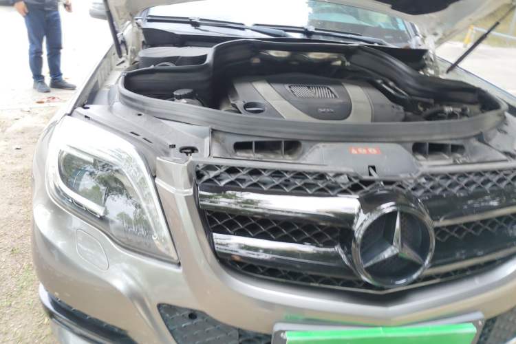 Used Mercedes-Benz GLK-Class 2013 GLK 300 4MATIC Luxury Model Engine Bay Right