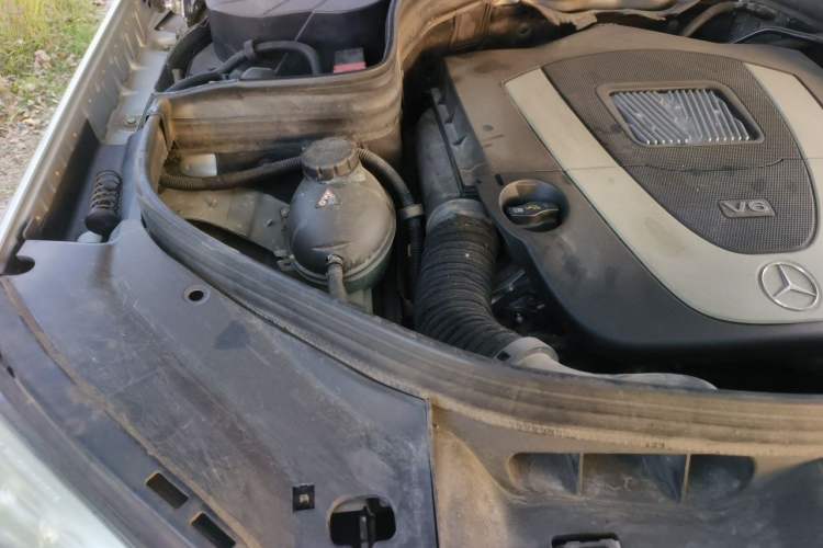 Used Mercedes-Benz GLK-Class 2013 GLK 300 4MATIC Fashion Model Engine Bay Right