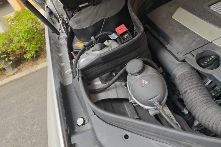 Used Mercedes-Benz GLK-Class 2013 GLK 300 4MATIC Dynamic Sunroof Model Engine Bay Right