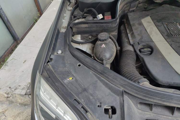 Used Mercedes-Benz GLK-Class 2013 GLK 300 4MATIC Luxury Model Engine Bay Right