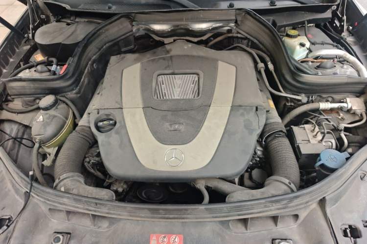 Used Mercedes-Benz GLK-Class 2013 GLK 300 4MATIC Fashion Model Engine Bay