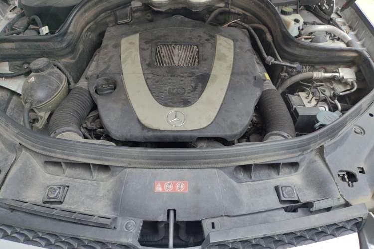Used Mercedes-Benz GLK-Class 2013 GLK 300 4MATIC Luxury Model Engine Bay