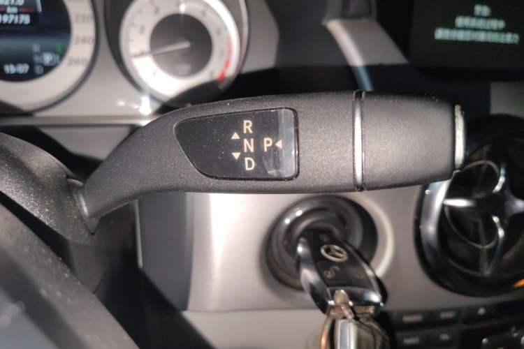 Used Mercedes-Benz GLK-Class 2013 GLK 300 4MATIC Dynamic Sunroof Model Gear Lever