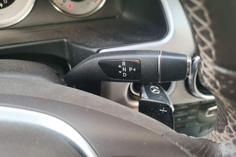 Used Mercedes-Benz GLK-Class 2013 GLK 300 4MATIC Dynamic Edition Gear Lever