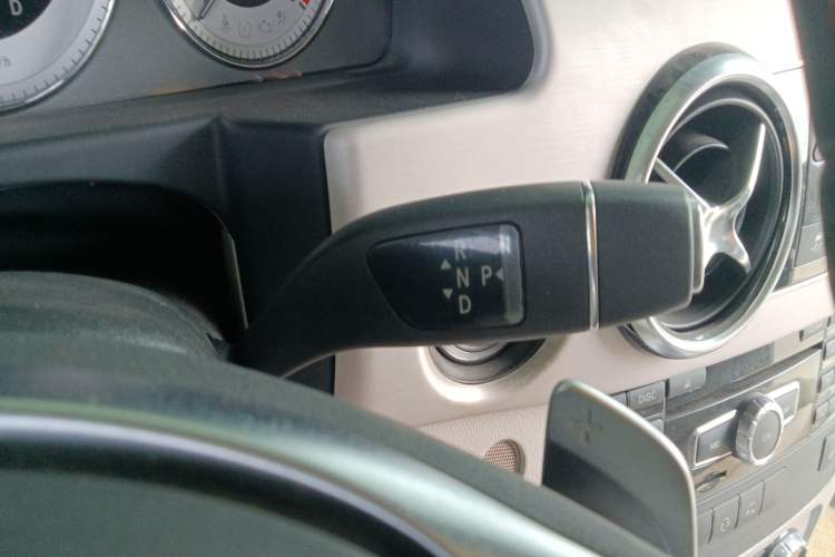 Used Mercedes-Benz GLK-Class 2013 GLK 300 4MATIC Dynamic Sunroof Model Gear Lever